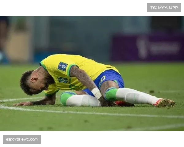 官方:里昂中场核心切尔基因脚踝扭伤将缺席四周 官方:里昂中场核心切尔基因脚踝扭伤将缺席四周